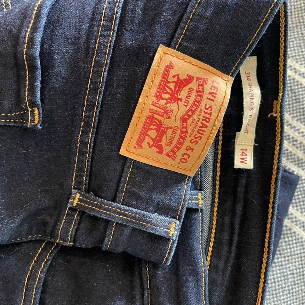 Levi’s 314 Shaping Straight Dk Wash Straight Jeans